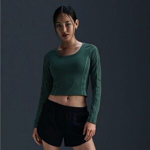 Nike One Dri-Fit Women's Sporty Forest Green Long Sleeve Cropped Tee New